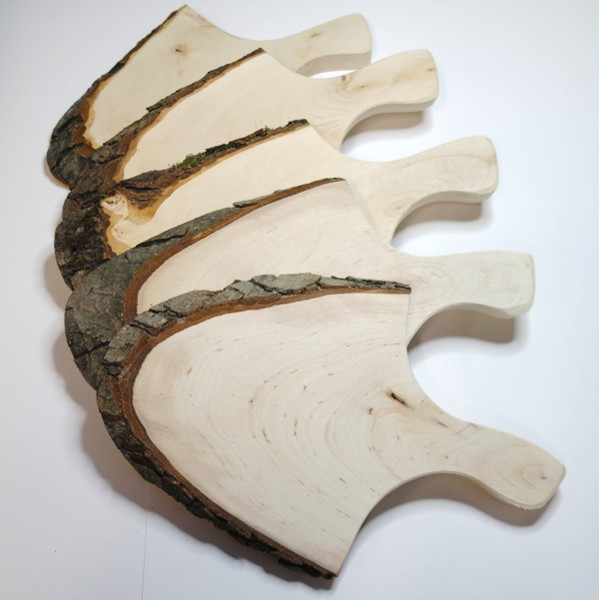 Cutting board with bark - ca. 250x300-350x20 mm - variation in shape